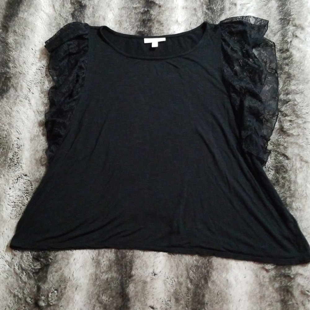 Black Top With Lace Sleeves